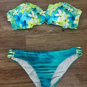 Calzedonia Hawai’i print bikini set